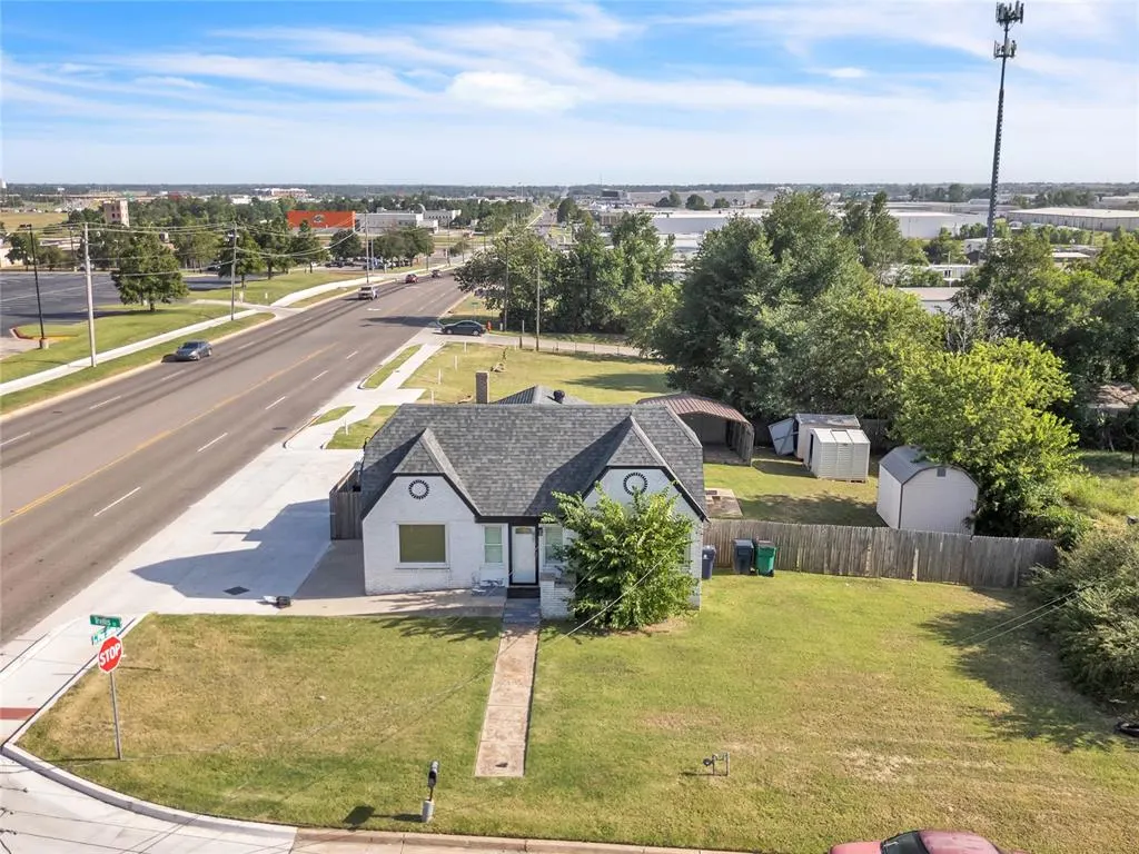 Photo 4 — 3700 Trellis Court, Oklahoma City, OK 73107