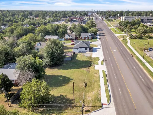 Photo 8 — 3700 Trellis Court, Oklahoma City, OK 73107