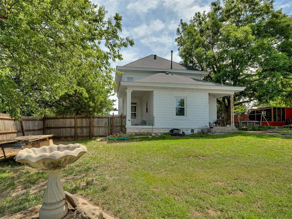 Photo 37 — 202 S Roberts Avenue, El Reno, OK 73036