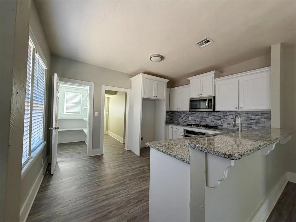 Photo 8 — 2708 N Hudson Avenue, Oklahoma City, OK 73103