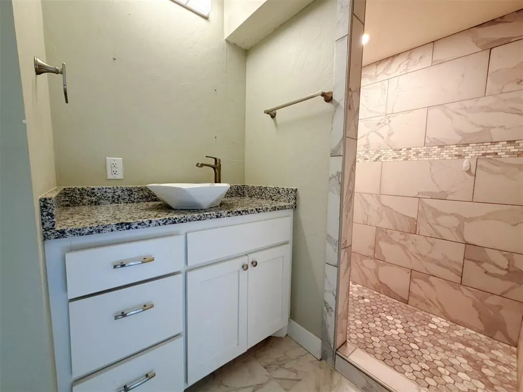 Photo 15 — 2708 N Hudson Avenue, Oklahoma City, OK 73103