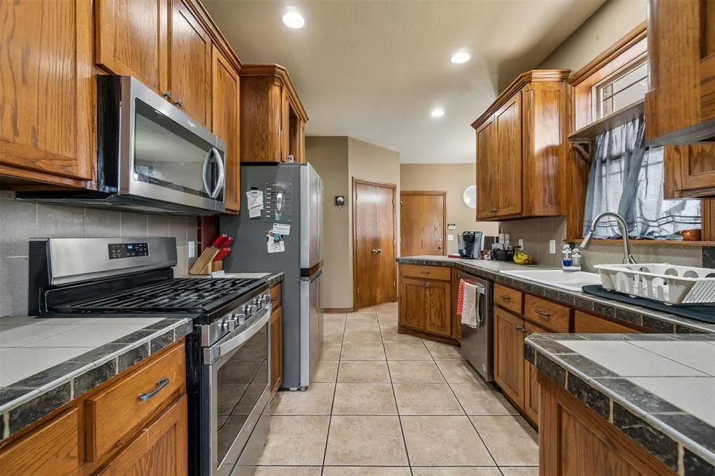 Photo 9 — 2120 NW 22nd Street, Newcastle, OK 73065