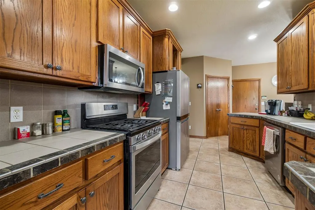 Photo 10 — 2120 NW 22nd Street, Newcastle, OK 73065