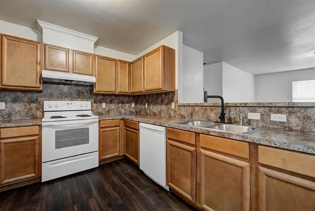 Photo 20 — 925 S Hadden Avenue, El Reno, OK 73036