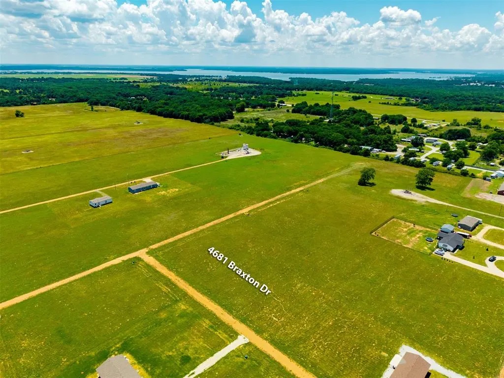 Photo 5 — 4681 Braxton Drive, Kingston, OK 73439