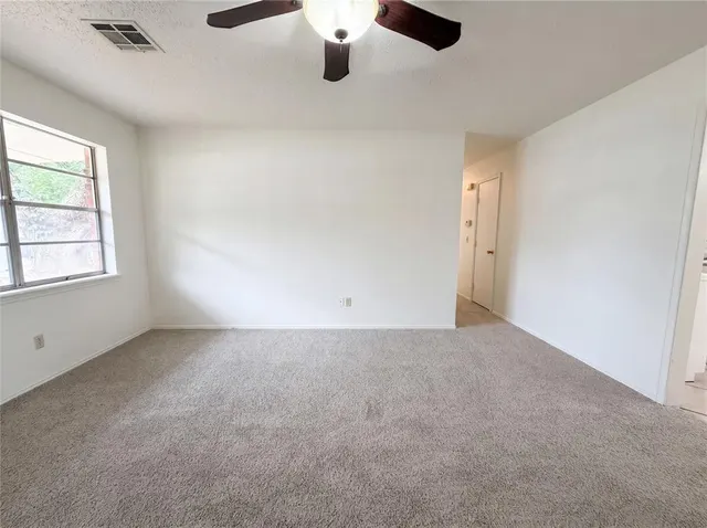Photo 3 — 621 S Timber Lane, Oklahoma City, OK 73127