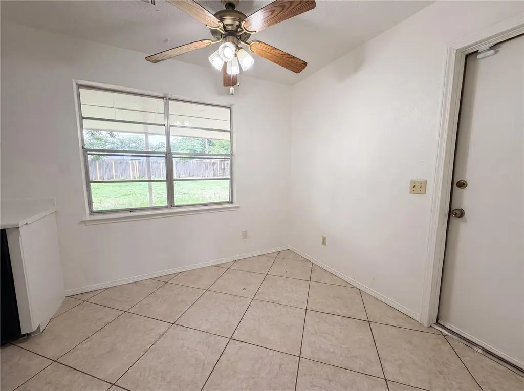 Photo 13 — 621 S Timber Lane, Oklahoma City, OK 73127