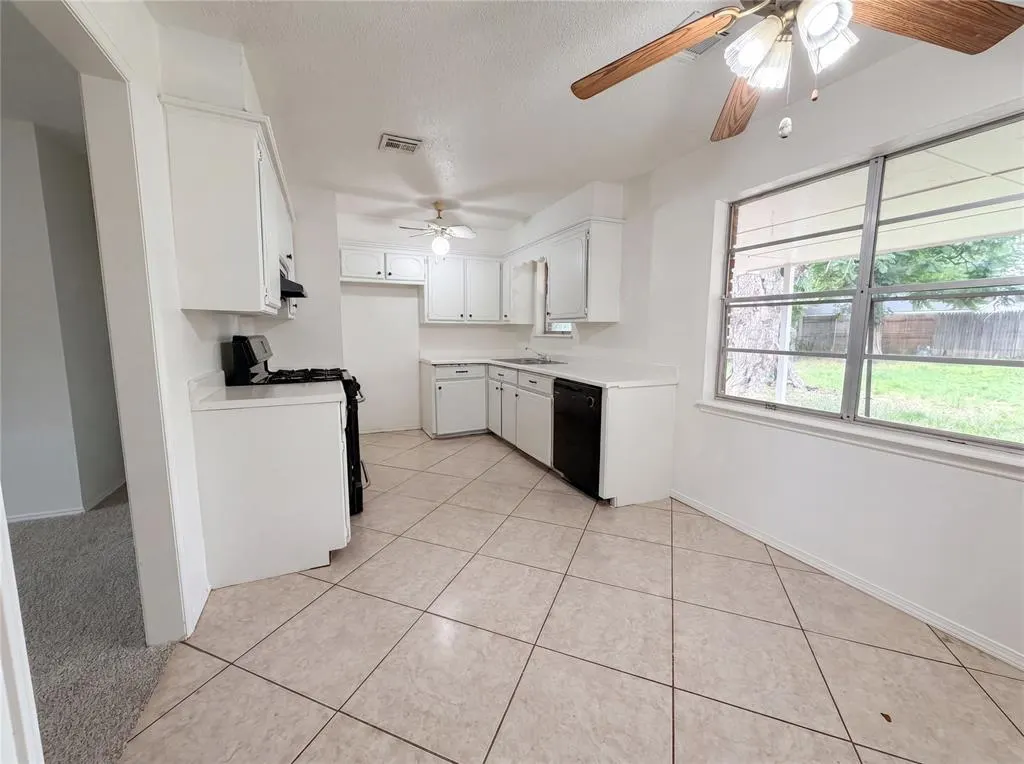 Photo 14 — 621 S Timber Lane, Oklahoma City, OK 73127