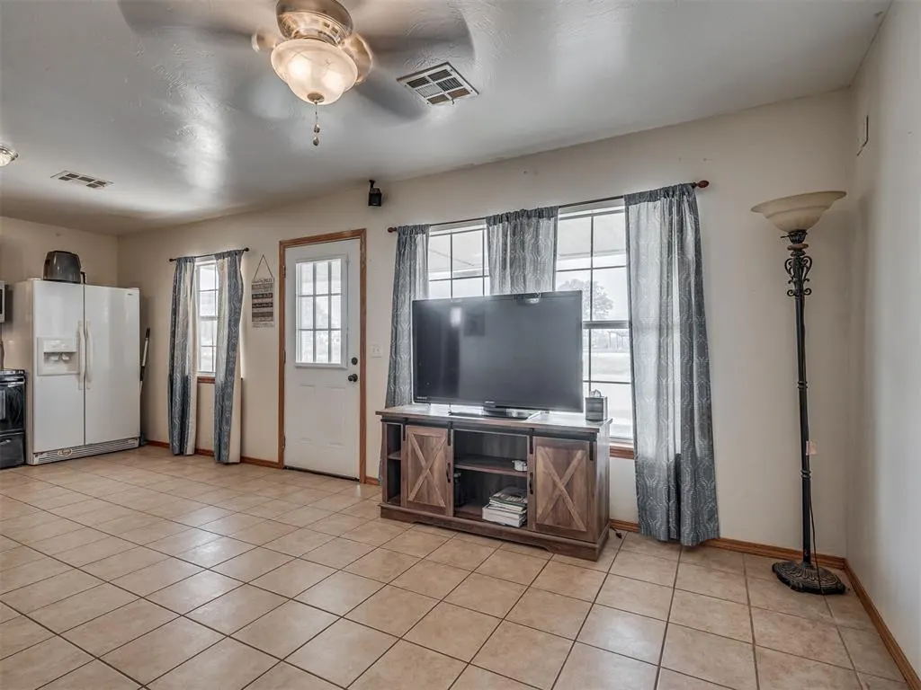 Photo 10 — 335827 E Winding Road, McLoud, OK 74851