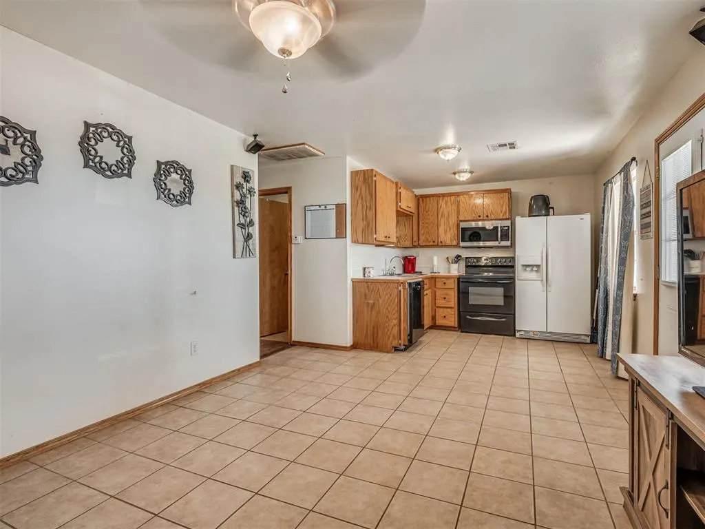 Photo 11 — 335827 E Winding Road, McLoud, OK 74851