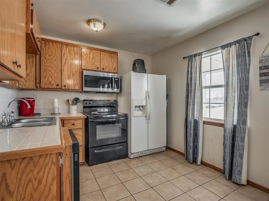 Photo 12 — 335827 E Winding Road, McLoud, OK 74851