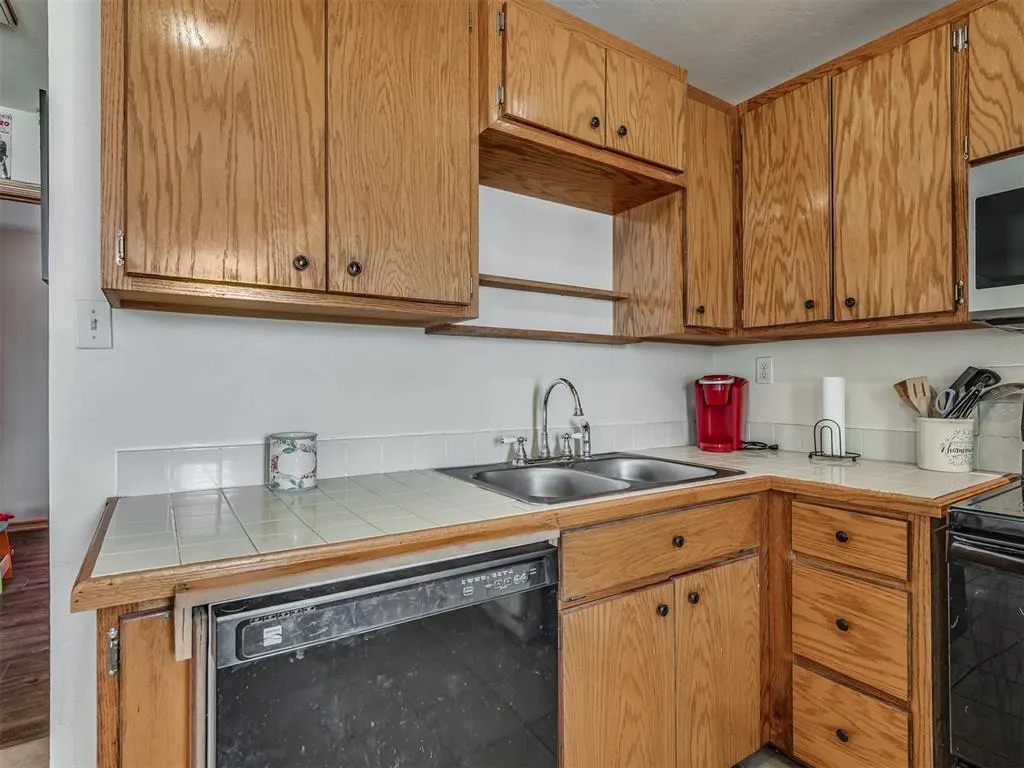 Photo 14 — 335827 E Winding Road, McLoud, OK 74851