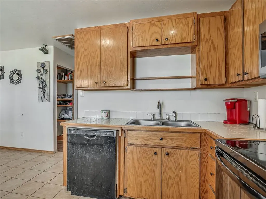Photo 16 — 335827 E Winding Road, McLoud, OK 74851