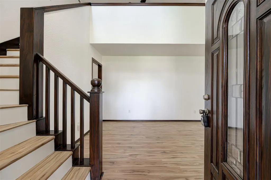 Photo 2 — 10604 Willow Ridge Drive, Oklahoma City, OK 73130