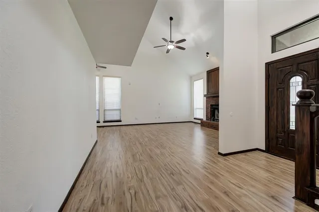 Photo 3 — 10604 Willow Ridge Drive, Oklahoma City, OK 73130