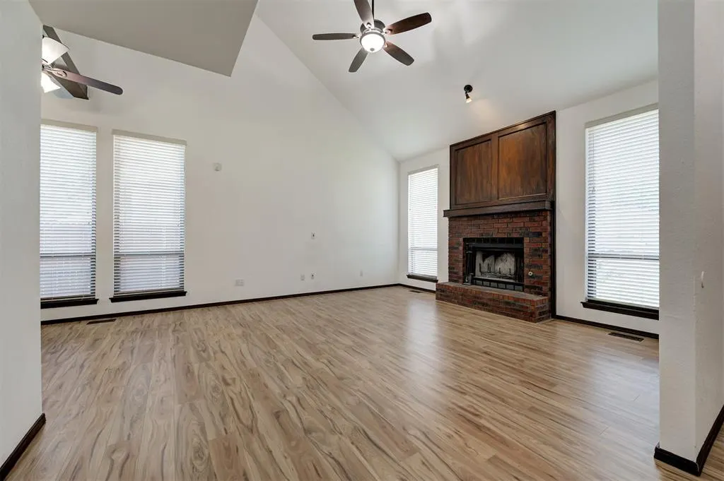 Photo 4 — 10604 Willow Ridge Drive, Oklahoma City, OK 73130