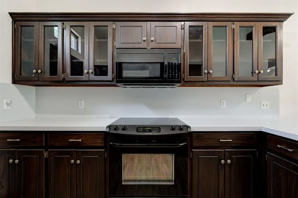 Photo 13 — 10604 Willow Ridge Drive, Oklahoma City, OK 73130