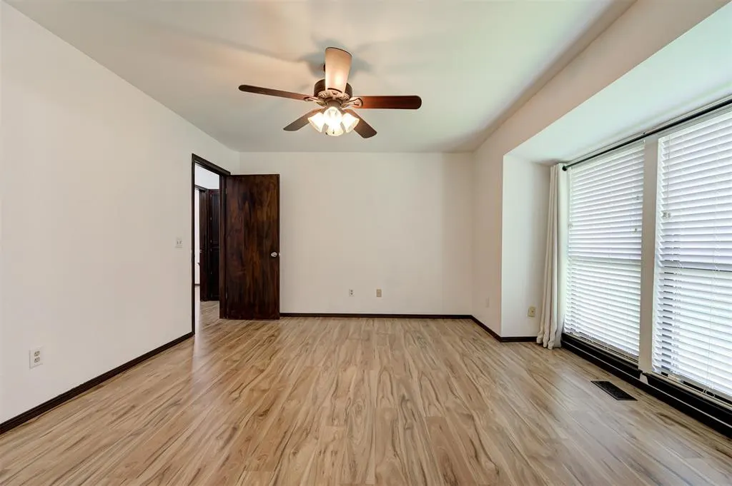 Photo 17 — 10604 Willow Ridge Drive, Oklahoma City, OK 73130