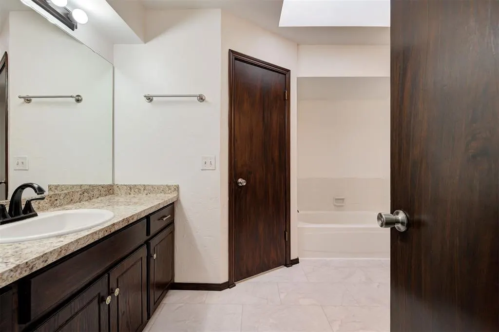 Photo 19 — 10604 Willow Ridge Drive, Oklahoma City, OK 73130
