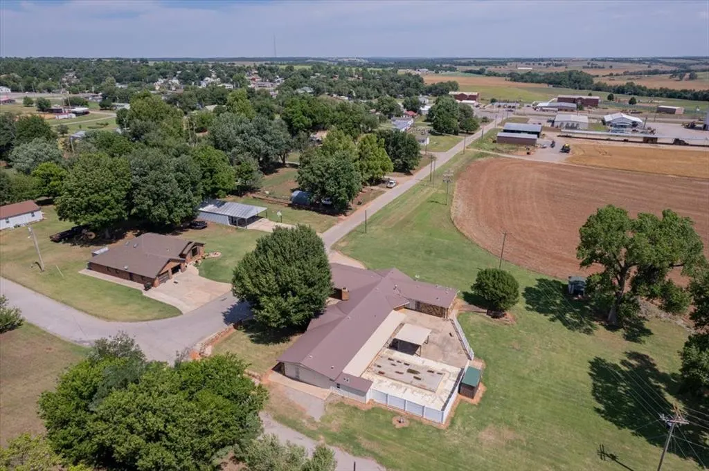 Photo 13 — 407 S Third Street, Binger, OK 73009