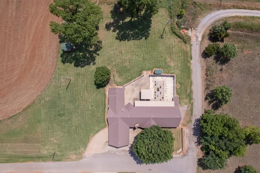 Photo 18 — 407 S Third Street, Binger, OK 73009