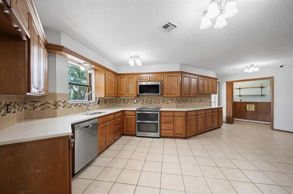 Photo 30 — 407 S Third Street, Binger, OK 73009