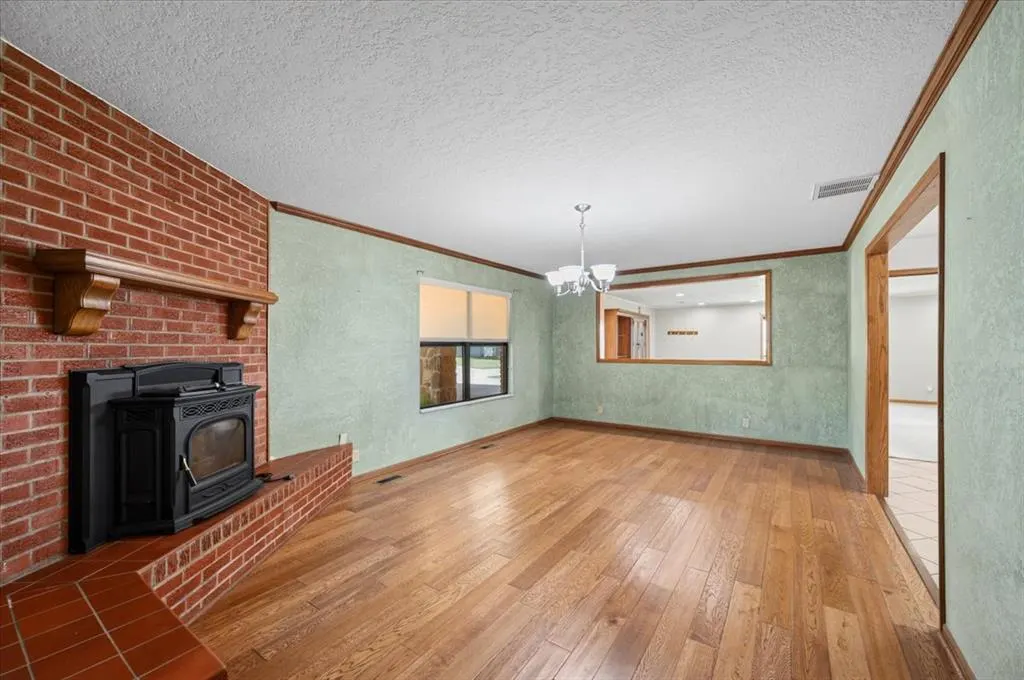 Photo 35 — 407 S Third Street, Binger, OK 73009