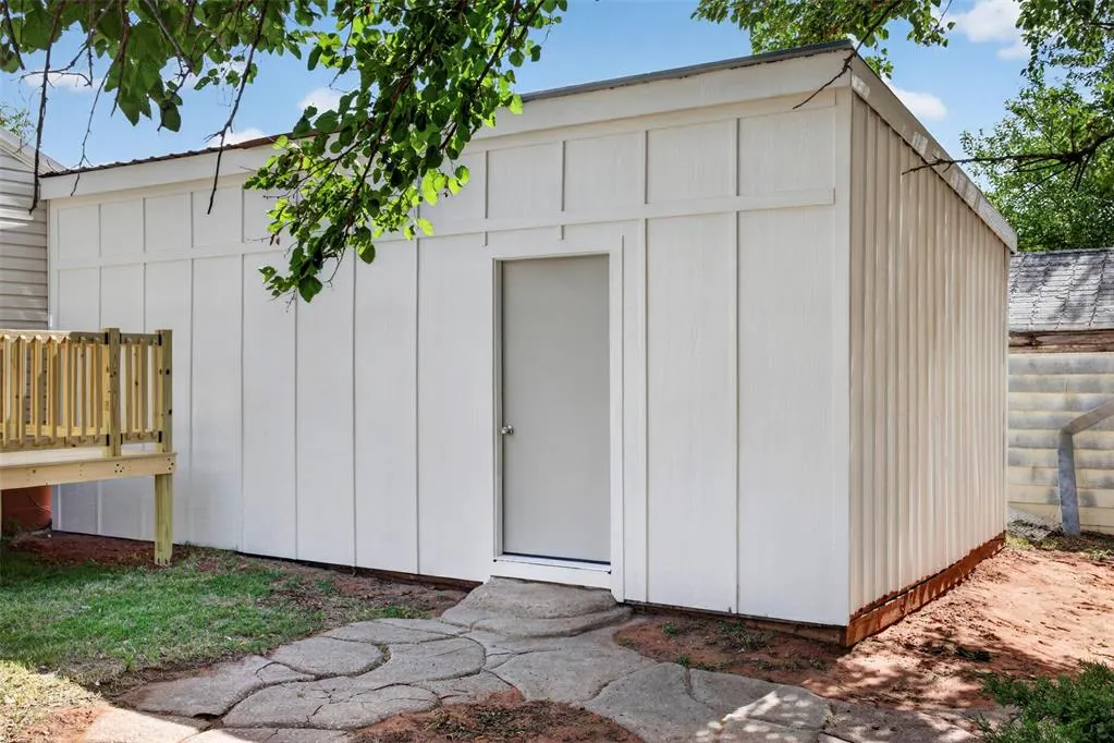 Photo 25 — 412 W 8th Street, Elk City, OK 73644