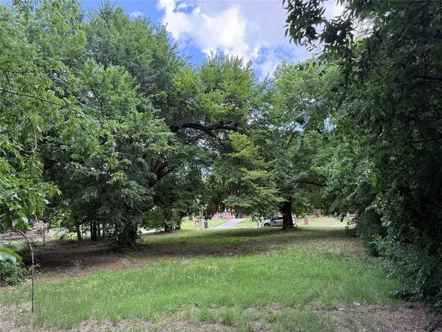 Photo 2 — 621 SE 14th Street, Oklahoma City, OK 73129