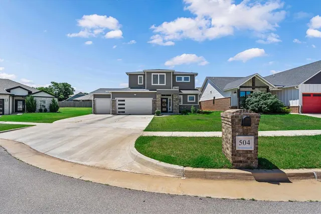 Photo 2 — 504 NW 181st Street, Edmond, OK 73012
