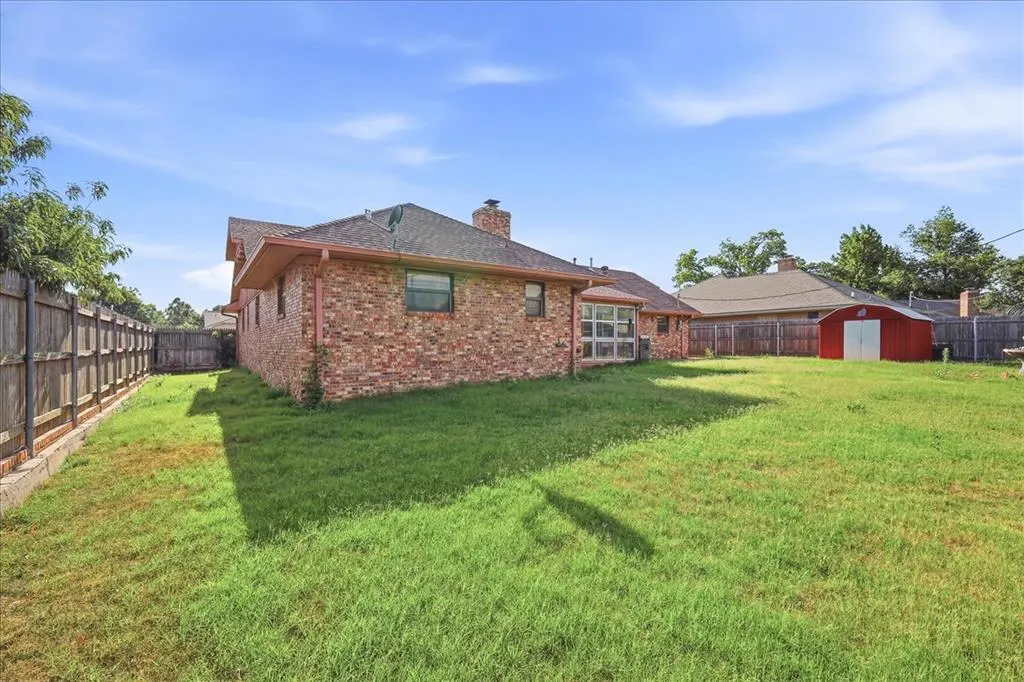 Photo 10 — 2708 N Meridian Place, Oklahoma City, OK 73127