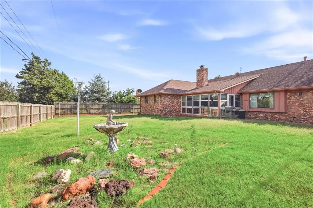 Photo 11 — 2708 N Meridian Place, Oklahoma City, OK 73127
