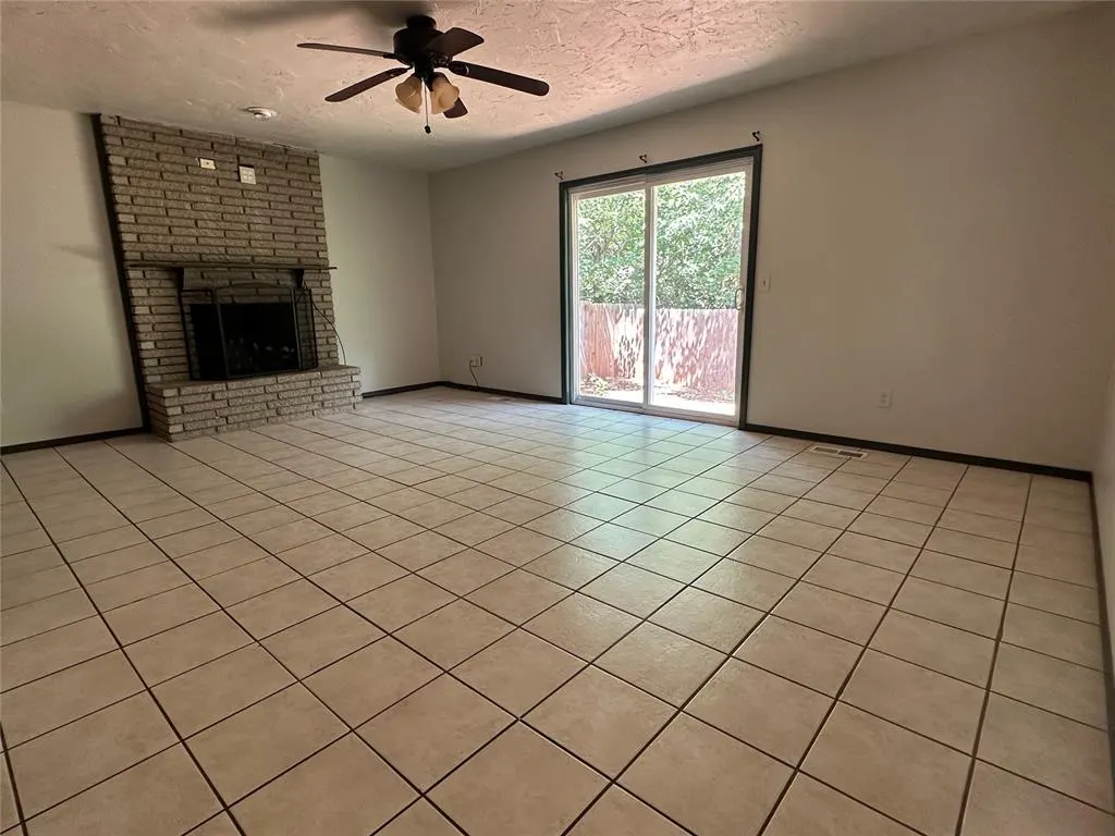 Photo 2 — 8940 Tilman Drive, Oklahoma City, OK 73132