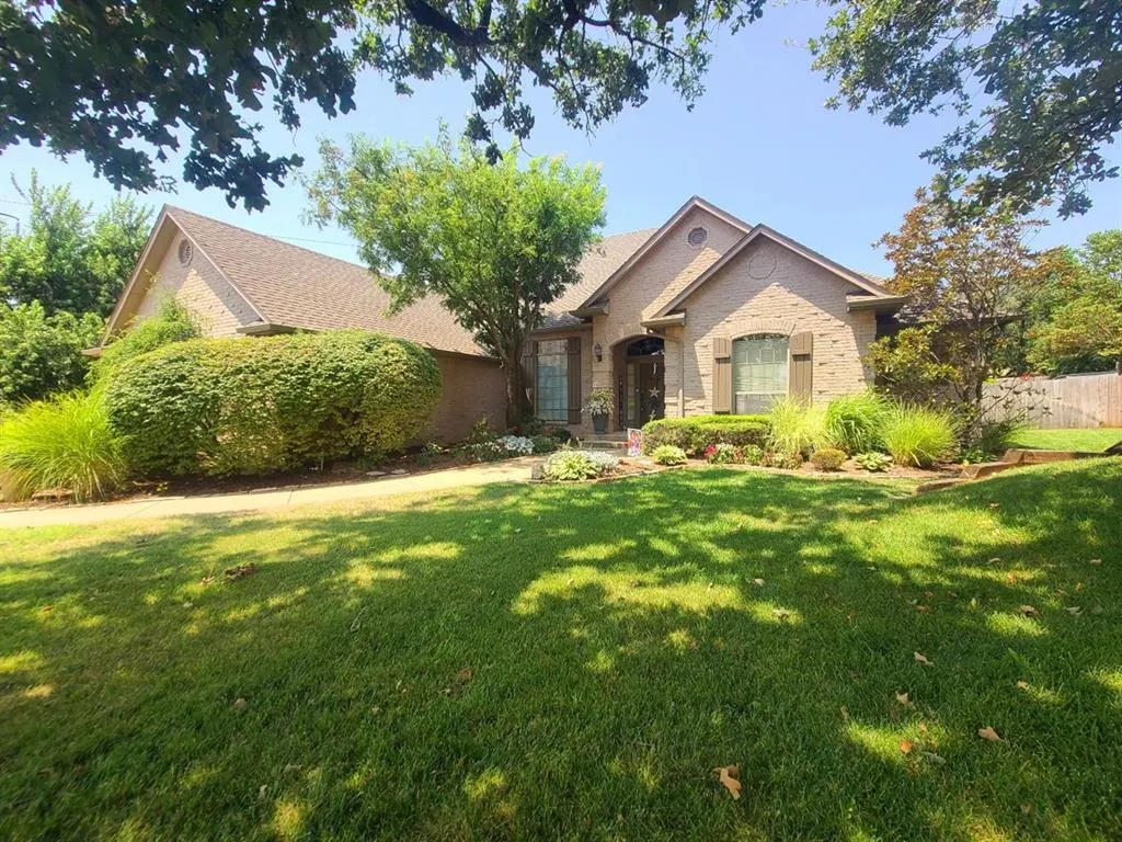 Front exterior — 413 Hamptonridge Road, Edmond, OK 73034