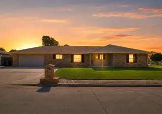 Sold home at 101 E Meade