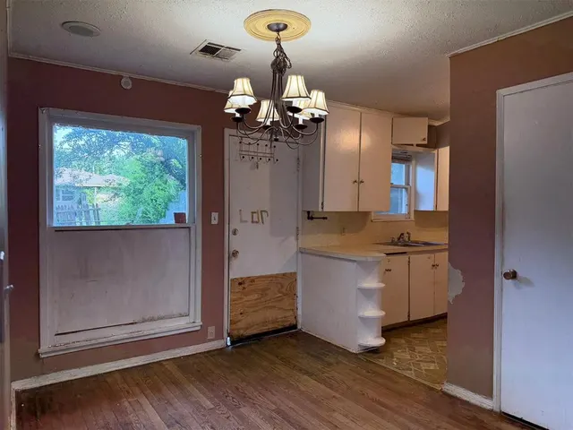 Photo 4 — 1518 Carlisle Court, Oklahoma City, OK 73120