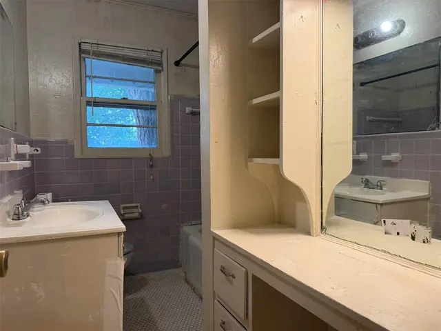 Photo 6 — 1518 Carlisle Court, Oklahoma City, OK 73120