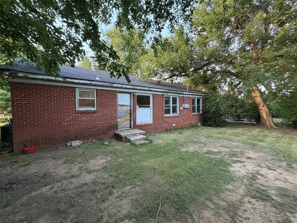 Photo 10 — 1518 Carlisle Court, Oklahoma City, OK 73120