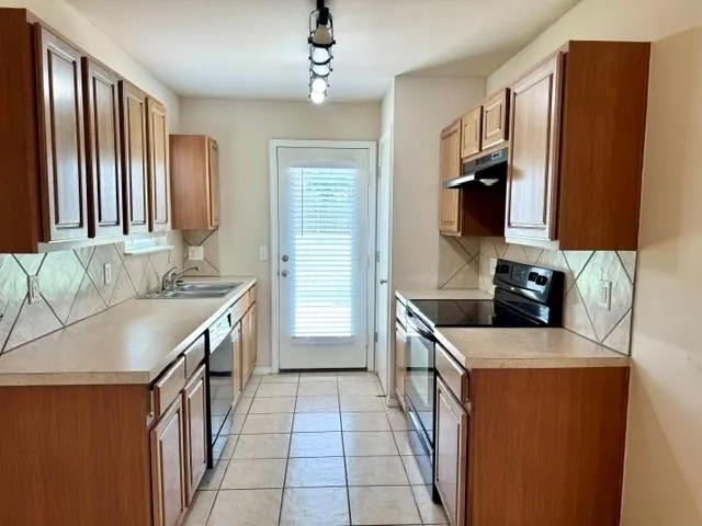 Photo 11 — 9608 SW 29th Terrace, Oklahoma City, OK 73128