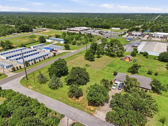 Photo 3 — E Circle Drive, Choctaw, OK 73020