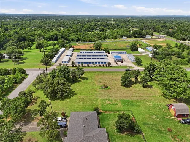 Photo 8 — E Circle Drive, Choctaw, OK 73020