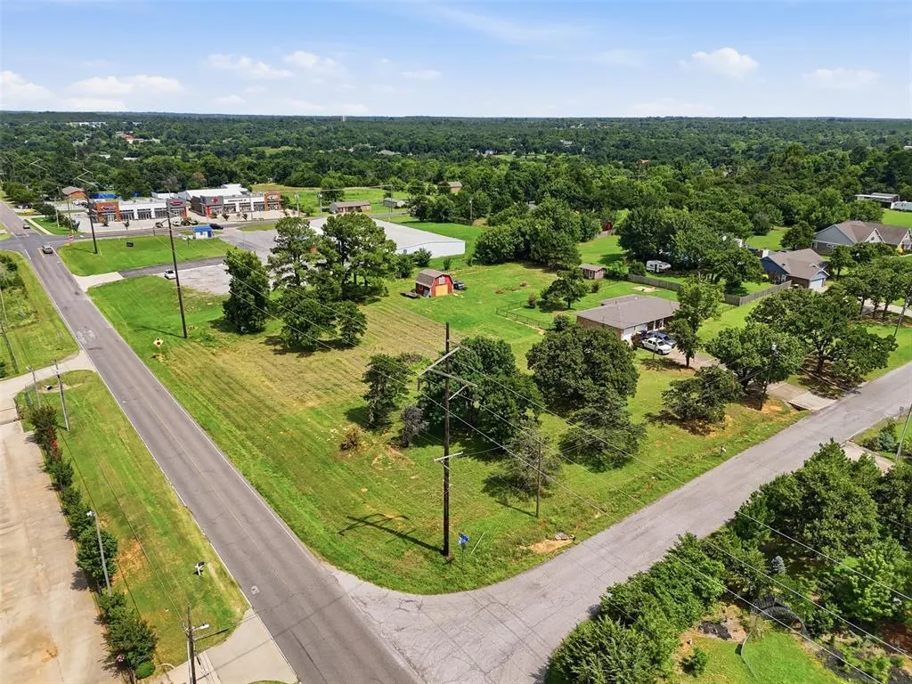 Photo 14 — E Circle Drive, Choctaw, OK 73020