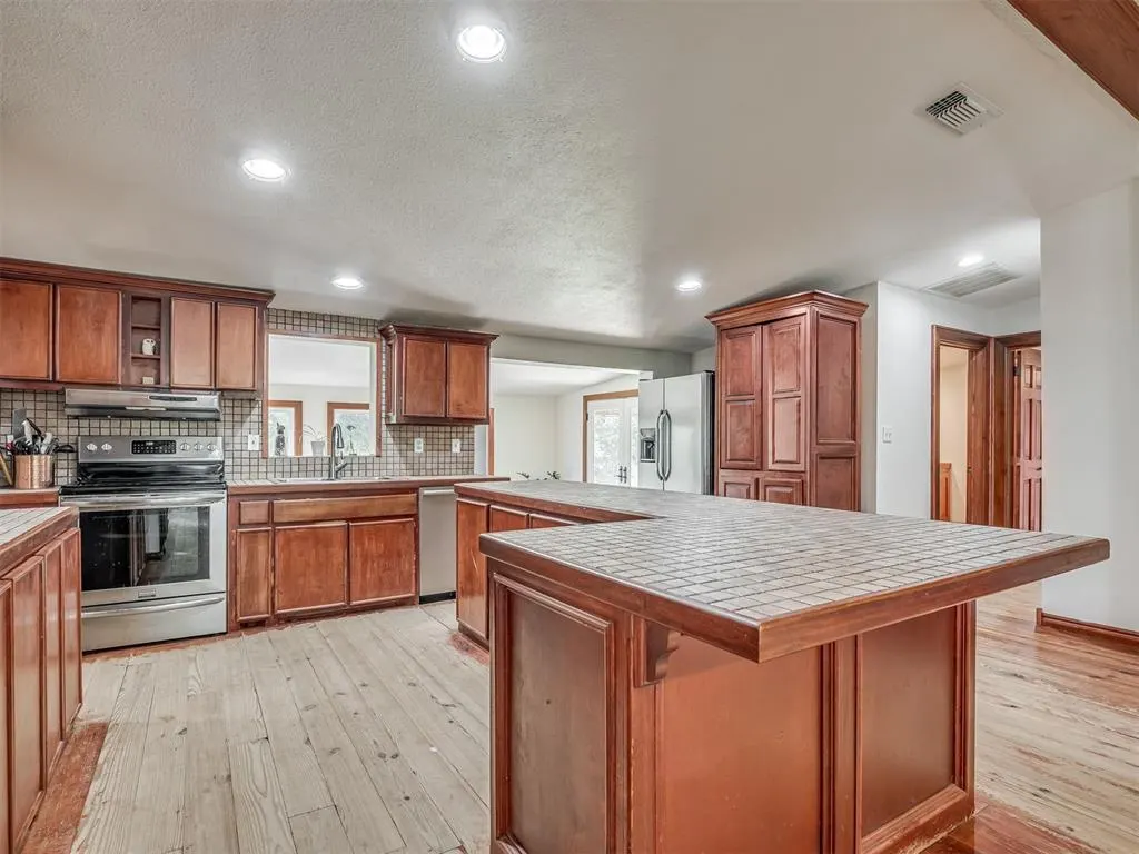 Photo 9 — 601 SE 108th Avenue, Norman, OK 73026