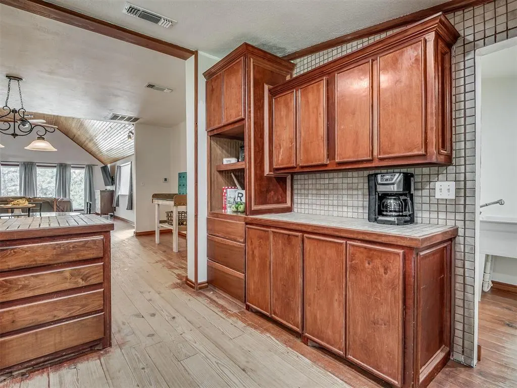 Photo 12 — 601 SE 108th Avenue, Norman, OK 73026