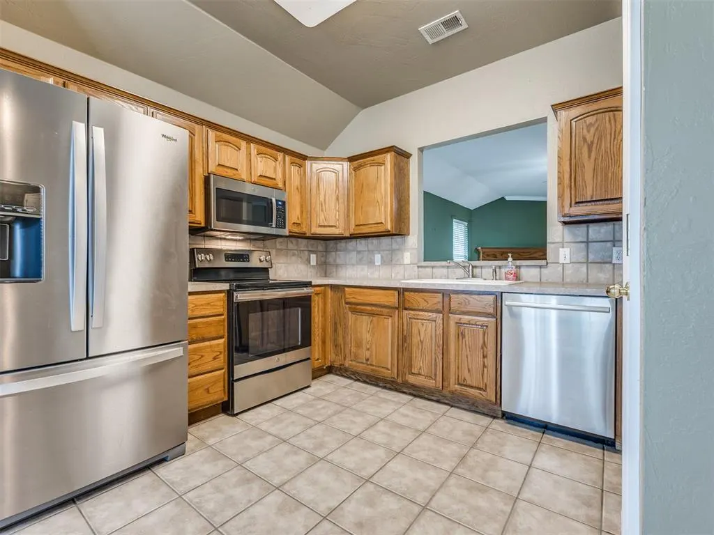 Photo 10 — 17628 Palladium Lane, Edmond, OK 73012