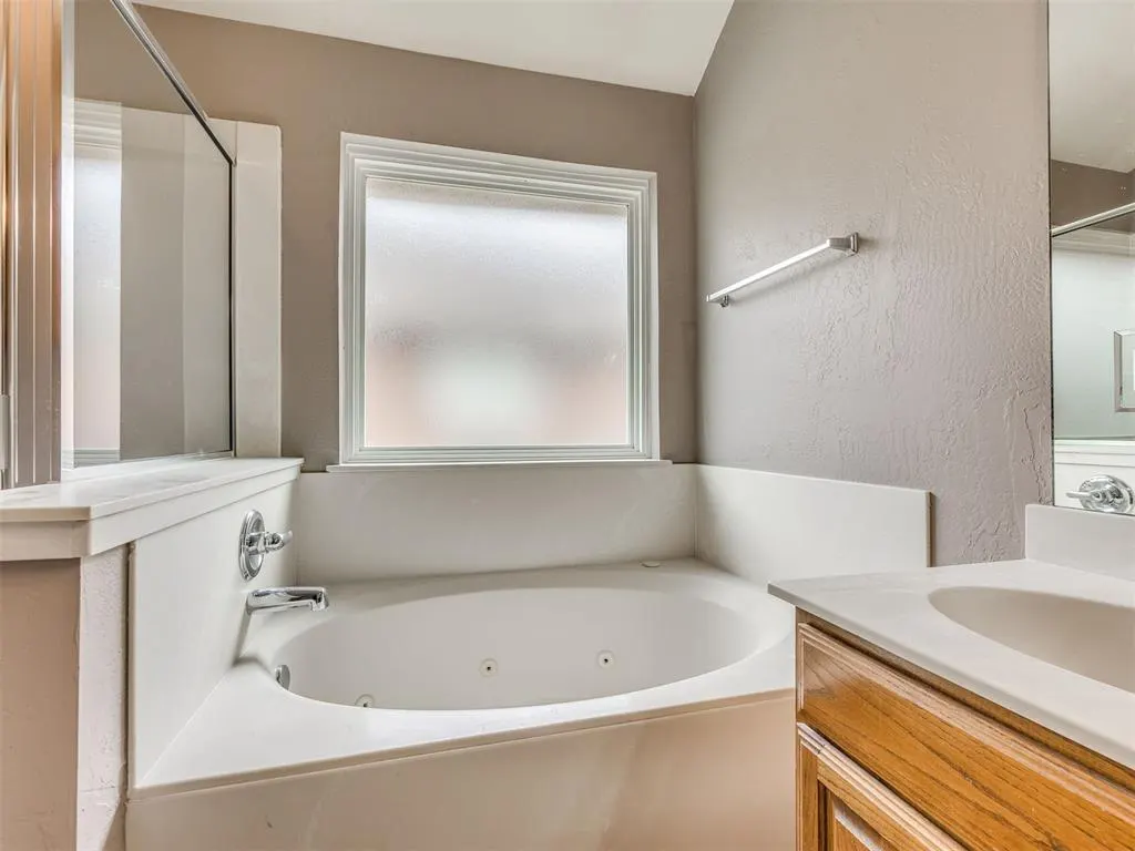 Photo 19 — 17628 Palladium Lane, Edmond, OK 73012