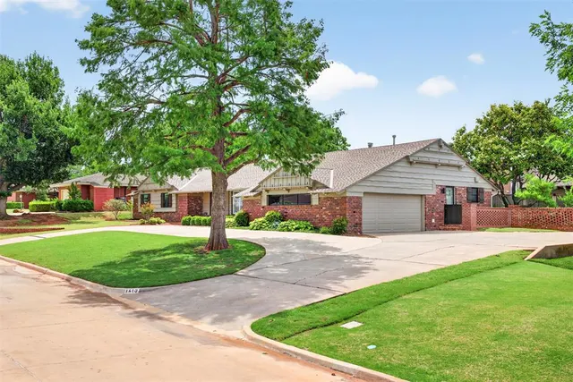 Photo 2 — 1410 Dorchester Drive, Oklahoma City, OK 73114