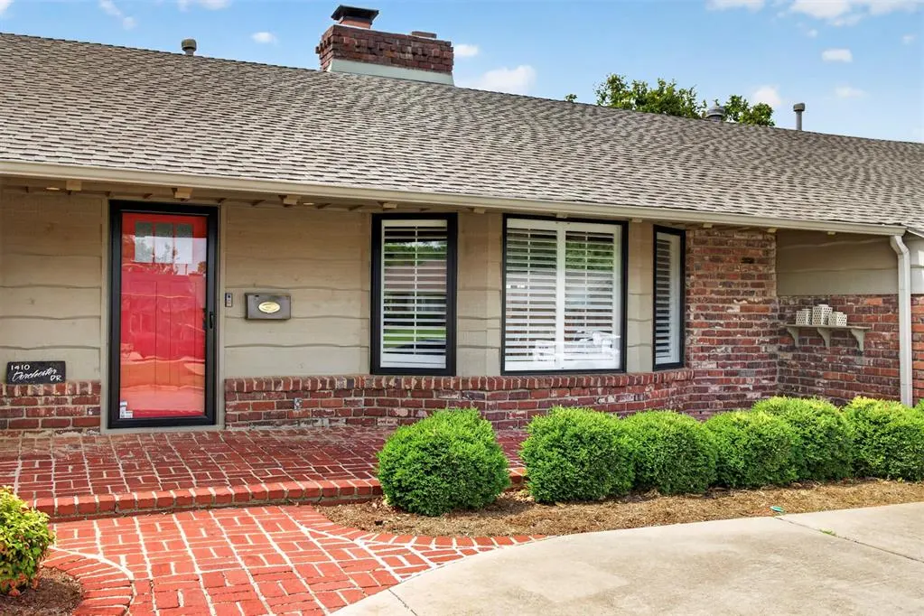 Photo 4 — 1410 Dorchester Drive, Oklahoma City, OK 73114
