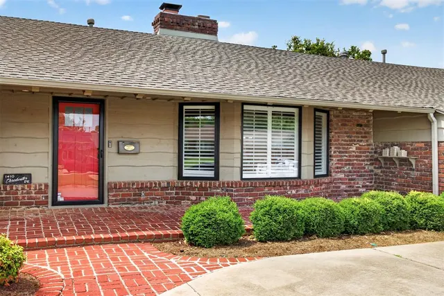 Photo 4 — 1410 Dorchester Drive, Oklahoma City, OK 73114