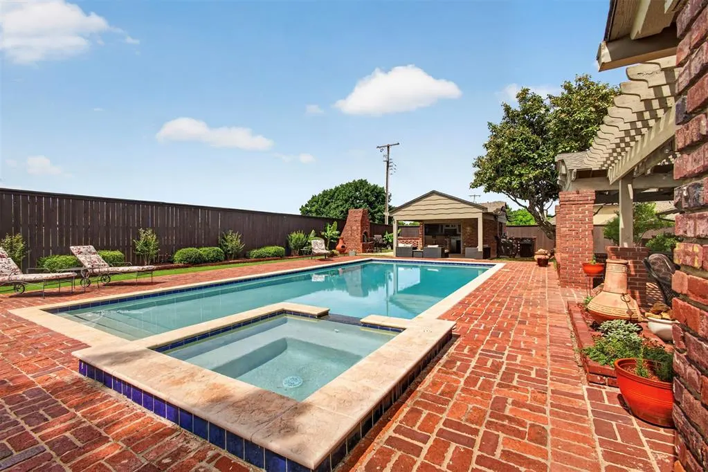 Photo 37 — 1410 Dorchester Drive, Oklahoma City, OK 73114